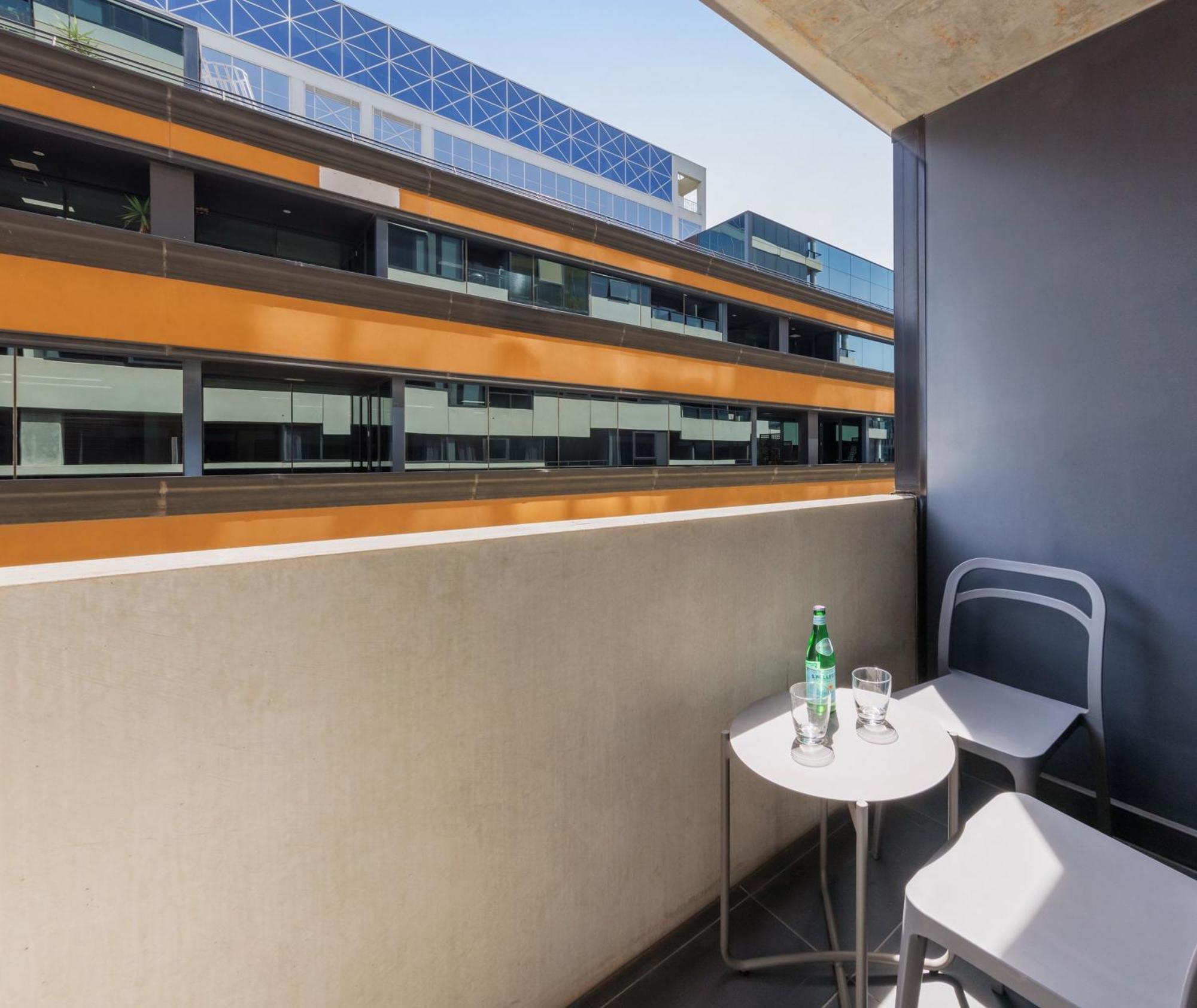 Oaks Melbourne St Kilda Road Hotel Exterior photo