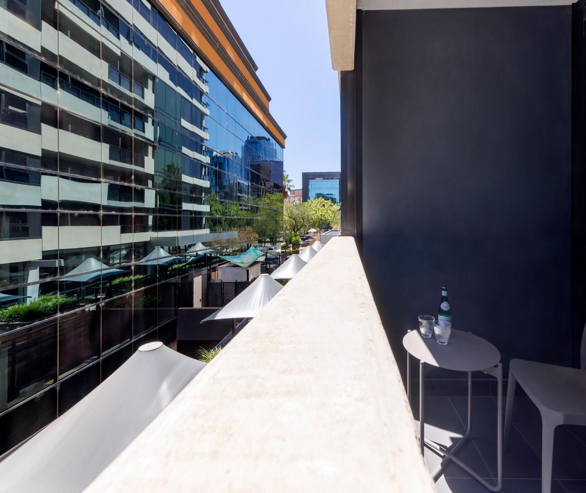 Oaks Melbourne St Kilda Road Hotel Exterior photo