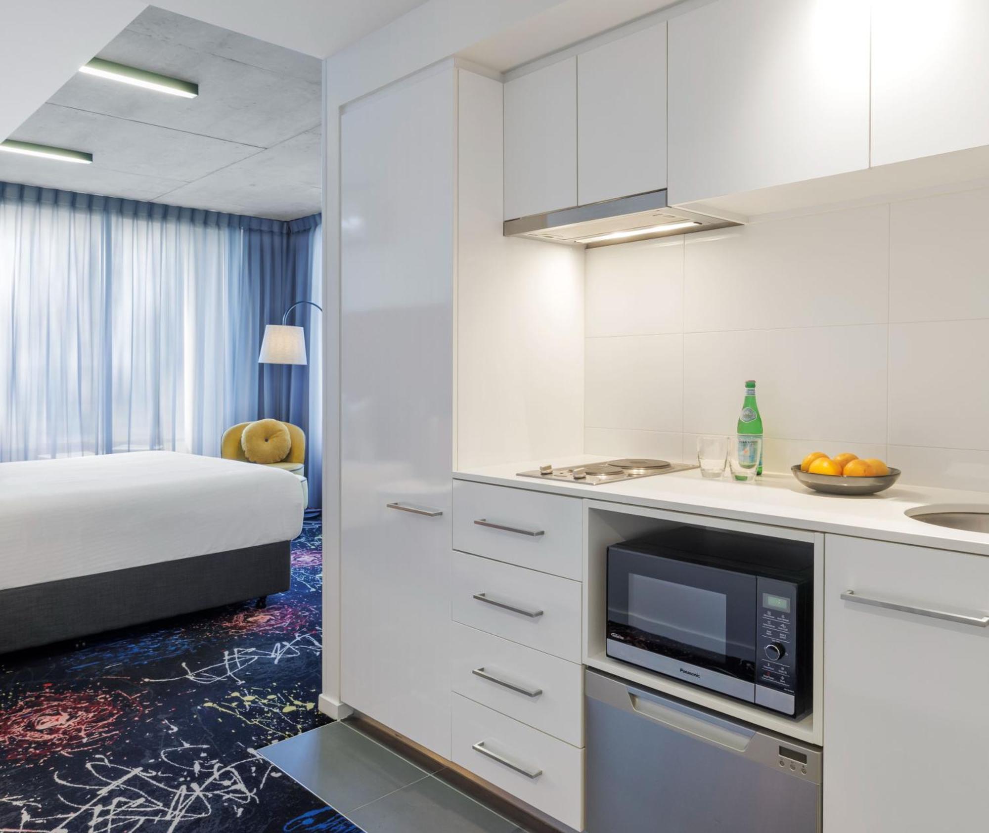 Oaks Melbourne St Kilda Road Hotel Exterior photo